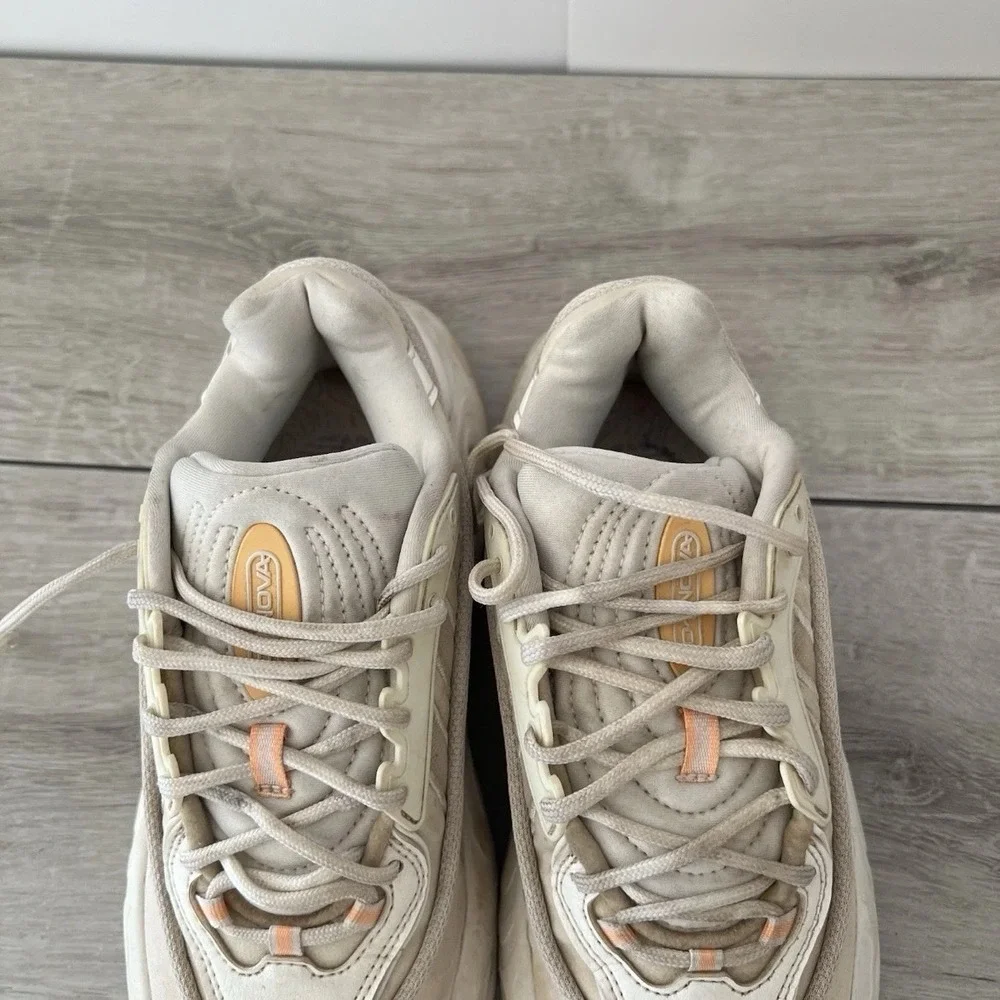 Adidas Oznova Womens 5.5 White Chunky Running Lifestyle Sneakers GW6819